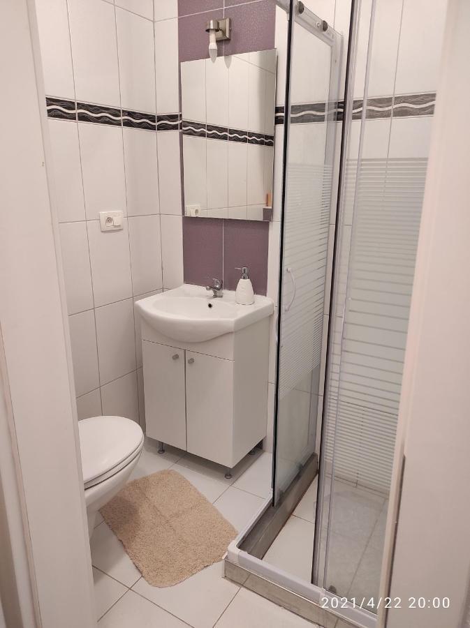 Apartmani Quattro Starigrad Paklenica Exterior foto